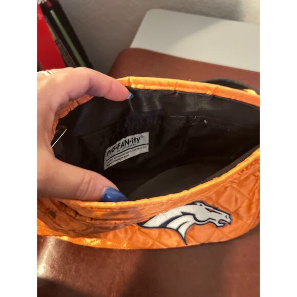 NFL Denver Broncos Stadium Orange Crossbody Bag FOCO - Picture 2 of 2
